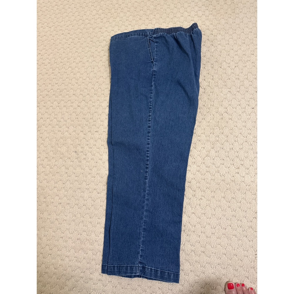 Alfred Dunner Womens Size 16 Blue Denim Pull On Elastic Waist Straight Leg Pants